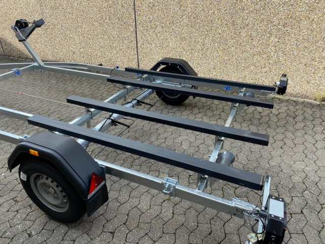 Brenderup Doppel Jetski Premium PWC21200B RAX , 1,2 to., 3,8m - Boat trailer: picture 4 Brenderup Doppel Jetski Premium PWC21200B RAX , 1,2 to., 3,8m - Boat trailer: picture 4