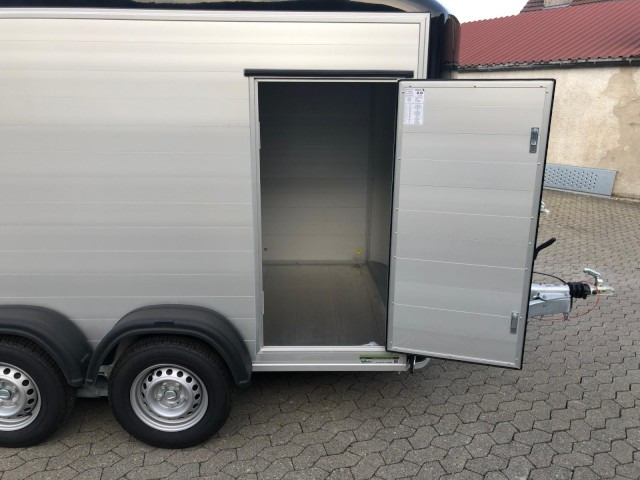 Cheval Liberte Debon Roadster 500 Alu + Türe 2600 kg, 100 km/h, 320x167x200cm - Closed box trailer: picture 5 Cheval Liberte Debon Roadster 500 Alu + Türe 2600 kg, 100 km/h, 320x167x200cm - Closed box trailer: picture 5
