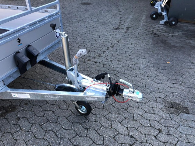 Hapert Azure L-2 Tieflader 3030 x 1490 x 370 mm, ZG 2,7 to. - Car trailer: picture 3 Hapert Azure L-2 Tieflader 3030 x 1490 x 370 mm, ZG 2,7 to. - Car trailer: picture 3