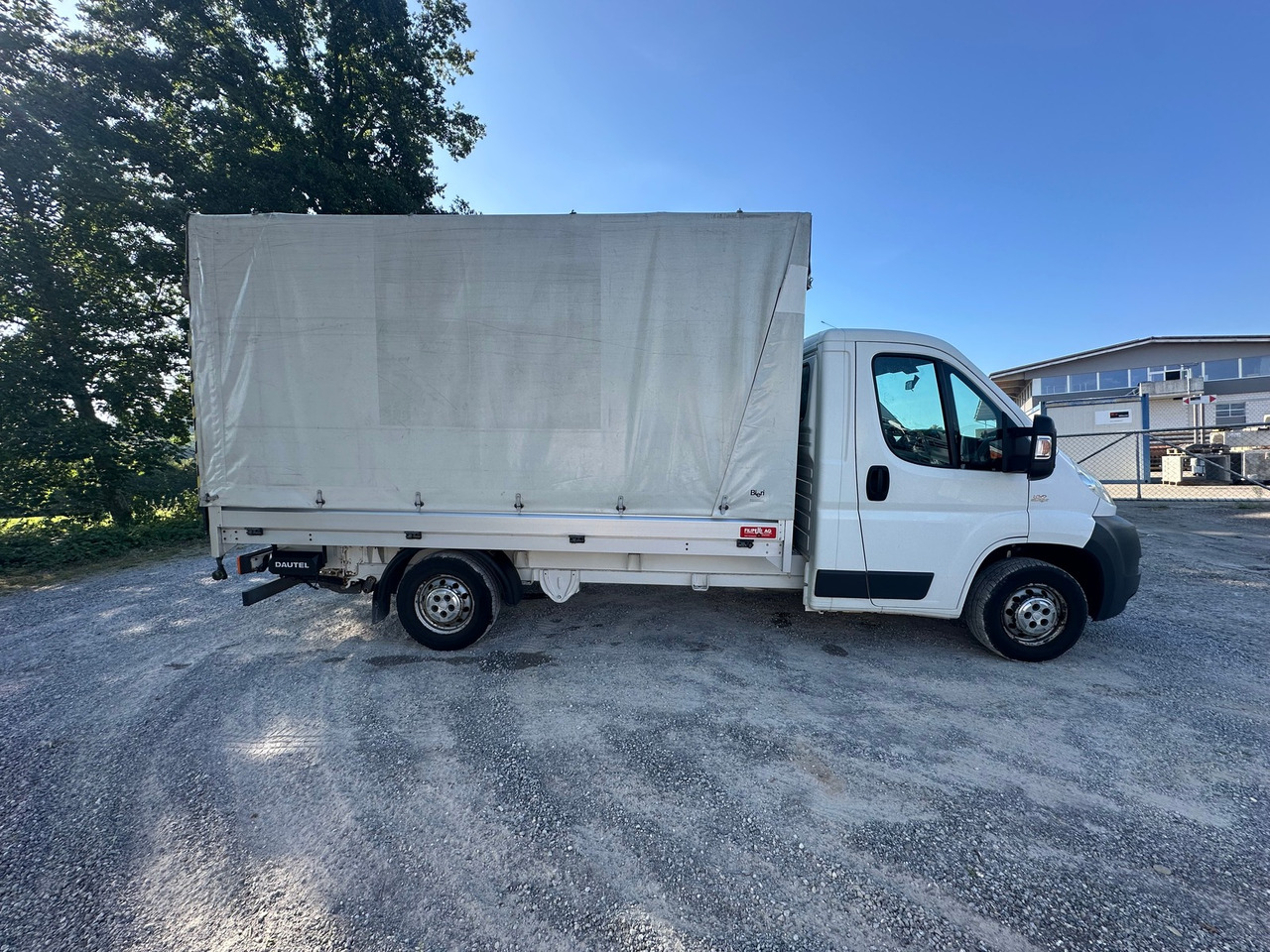 FIAT Ducato 17q 2.3 JTD Hebebühne - Curtain side van: picture 4 FIAT Ducato 17q 2.3 JTD Hebebühne - Curtain side van: picture 4