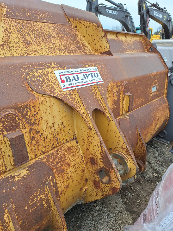 Caterpillar Loader bucket 3300 mm - Loader bucket: picture 5 Caterpillar Loader bucket 3300 mm - Loader bucket: picture 5