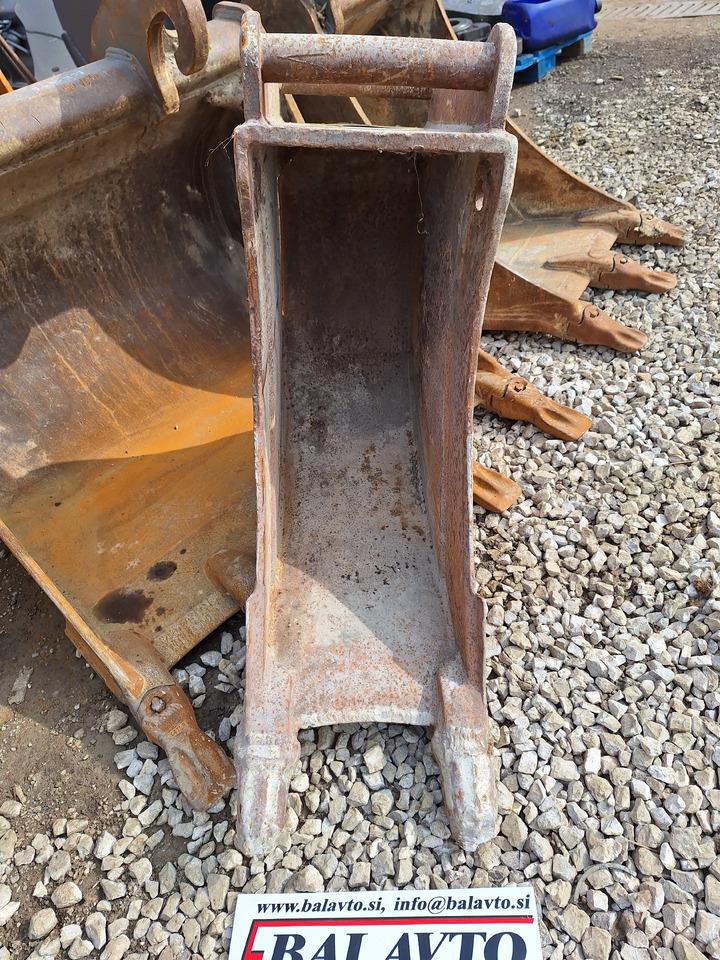 Lannen trenching bucket 400 mm - Excavator bucket: picture 1 Lannen trenching bucket 400 mm - Excavator bucket: picture 1