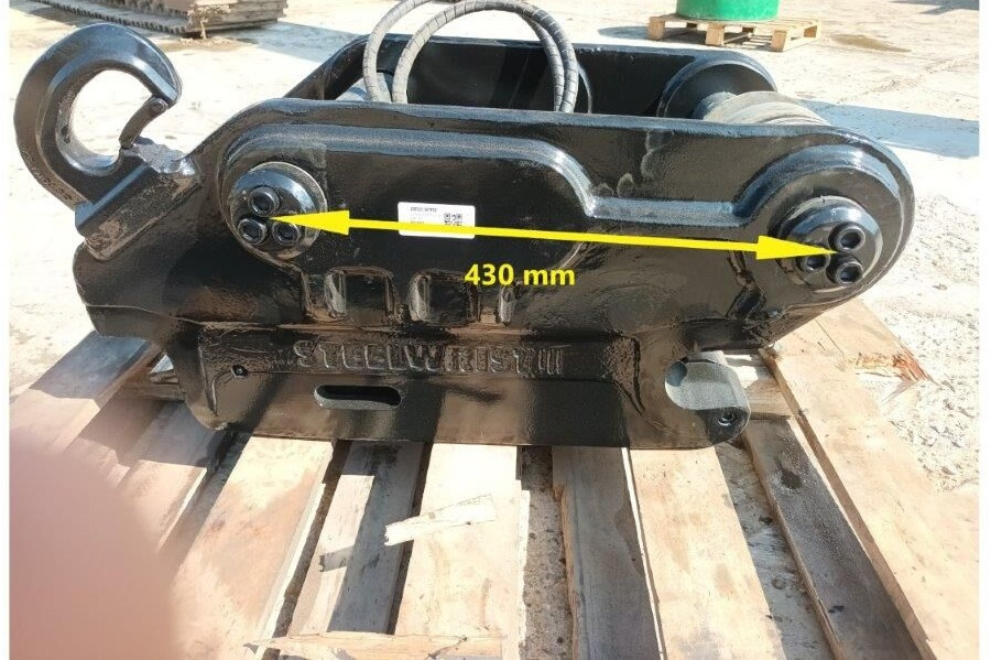 Steelwrist S70 - Quick coupler for Excavator: picture 4 Steelwrist S70 - Quick coupler for Excavator: picture 4