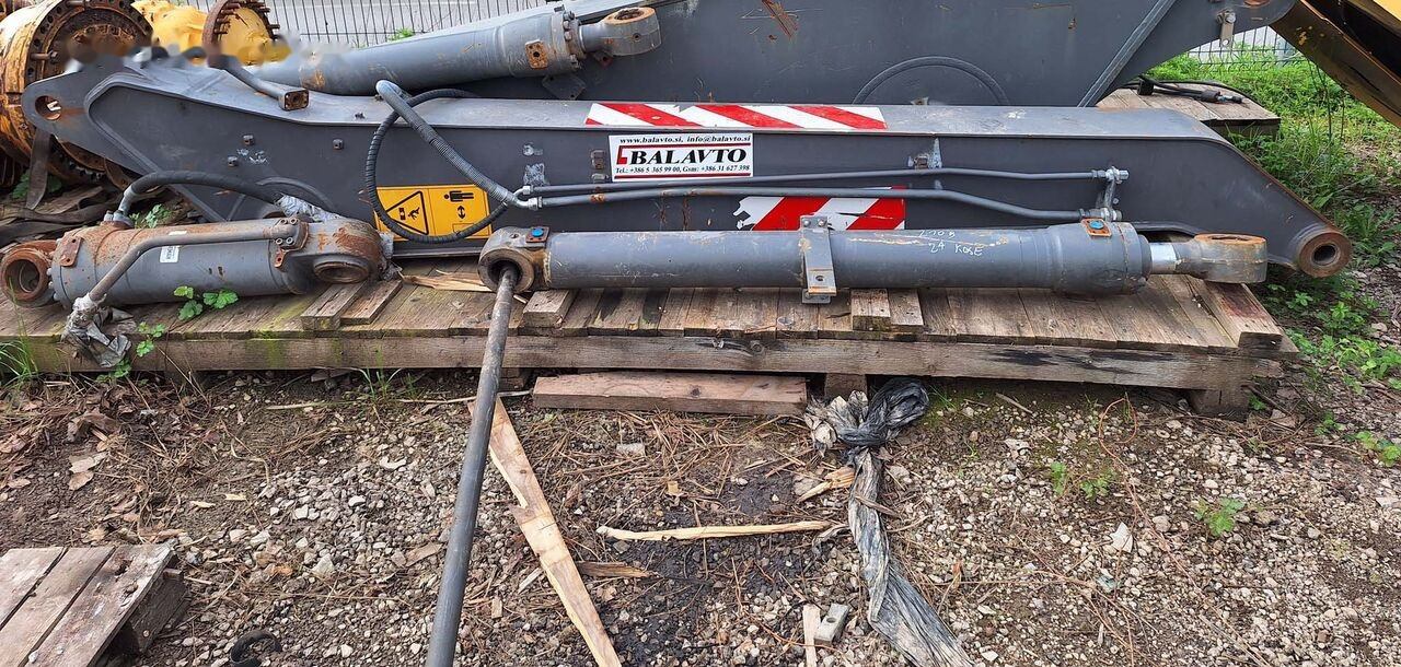 Volvo 14606854 Volvo EC210C - Boom for Excavator: picture 3 Volvo 14606854 Volvo EC210C - Boom for Excavator: picture 3