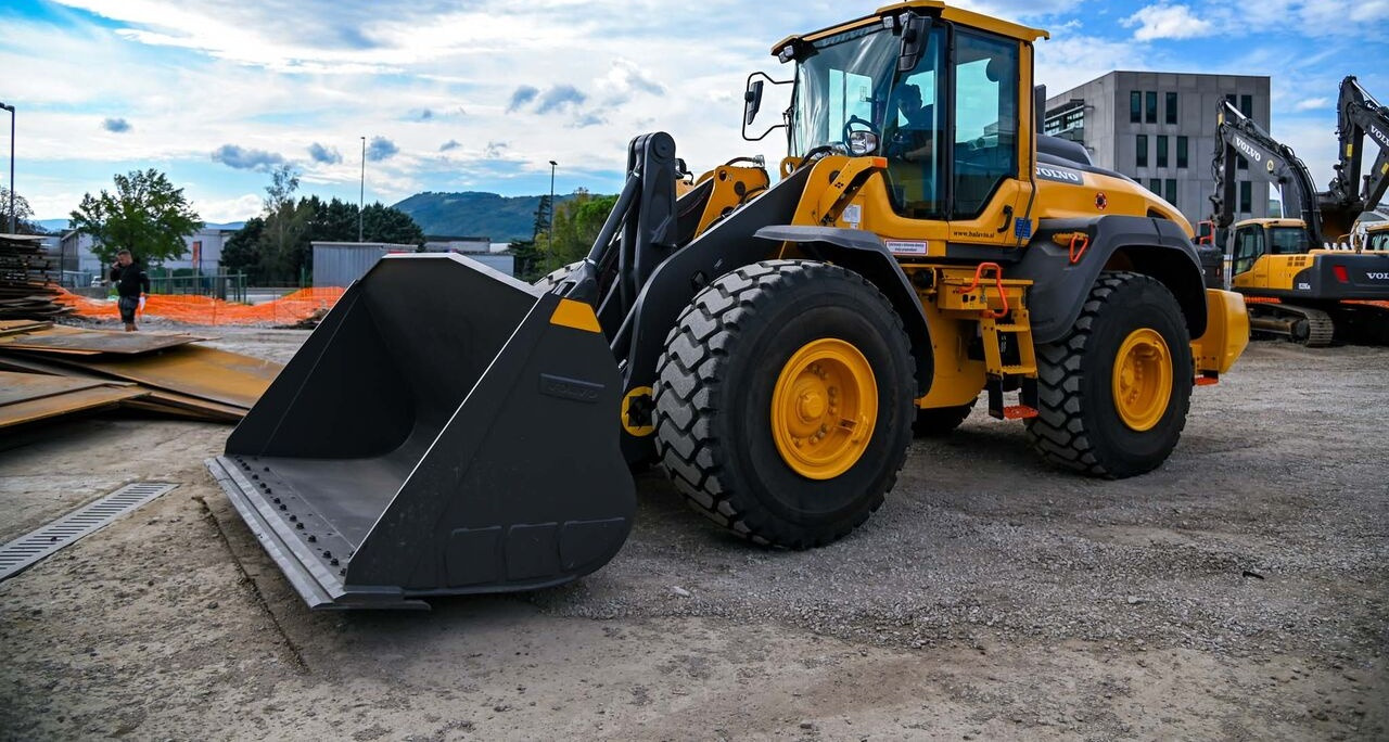 Volvo L110H - Wheel loader: picture 1 Volvo L110H - Wheel loader: picture 1