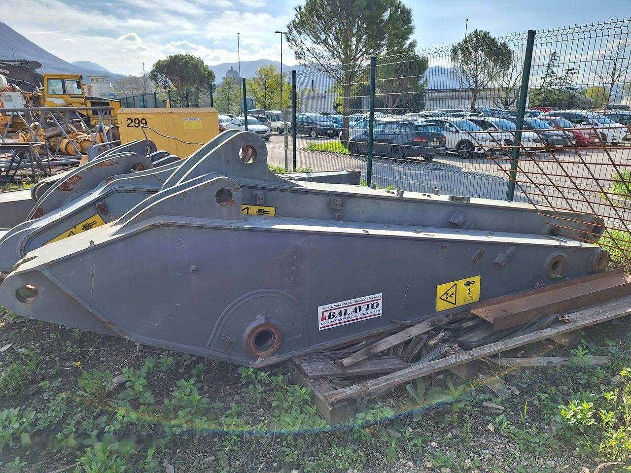 Volvo dipper arm 2600 mm 14577191 Volvo EC300D, EC300E - Boom for Excavator: picture 1 Volvo dipper arm 2600 mm 14577191 Volvo EC300D, EC300E - Boom for Excavator: picture 1