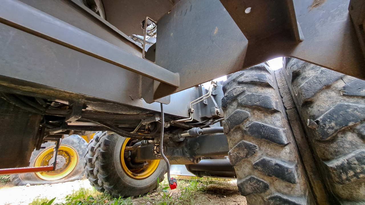 Volvo rear axle 14590304 Volvo EWR150E, EW160D, EW160E, EW180E, EW140E, EWR170E, EW200E MH, EW180D, EW160C, EW180C - Rear axle for Excavator: picture 1 Volvo rear axle 14590304 Volvo EWR150E, EW160D, EW160E, EW180E, EW140E, EWR170E, EW200E MH, EW180D, EW160C, EW180C - Rear axle for Excavator: picture 1