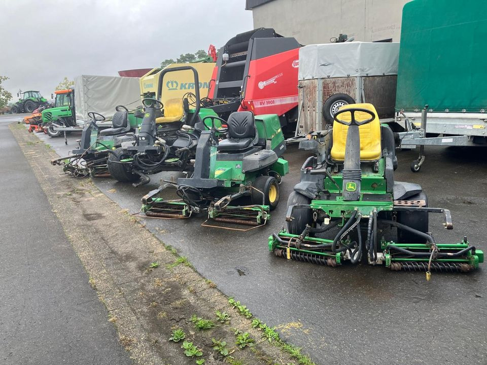 John Deere Spindelmäher, Großflächenmäher 2243, 2500A, 3235C - Garden mower: picture 1 John Deere Spindelmäher, Großflächenmäher 2243, 2500A, 3235C - Garden mower: picture 1