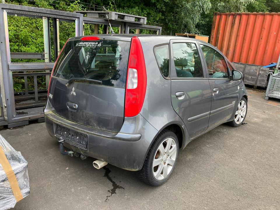 Mitsubishi Colt Unfallfahrzeug - Car: picture 2 Mitsubishi Colt Unfallfahrzeug - Car: picture 2