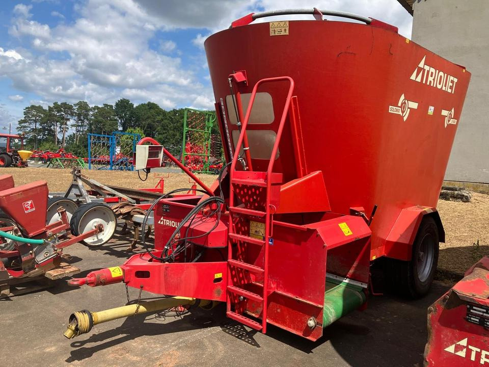 Trioliet Futtermischwagen Solomix 2 1600 Förderband vorne - Forage mixer wagon: picture 1 Trioliet Futtermischwagen Solomix 2 1600 Förderband vorne - Forage mixer wagon: picture 1
