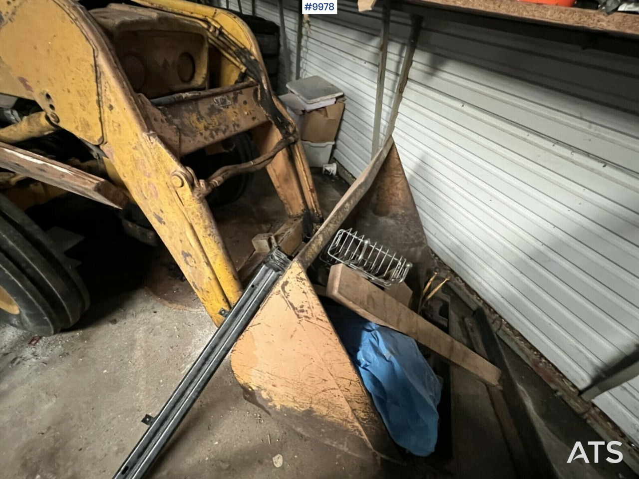 Backhoe loader- MASSEY-FERGUSON 203 - Farm tractor: picture 3 Backhoe loader- MASSEY-FERGUSON 203 - Farm tractor: picture 3