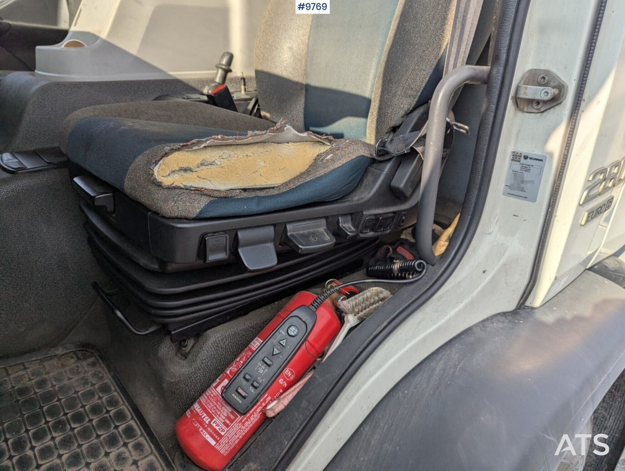 Box Truck Volvo FE 4X2 with tail lift, height adjustable box - Box truck: picture 5 Box Truck Volvo FE 4X2 with tail lift, height adjustable box - Box truck: picture 5