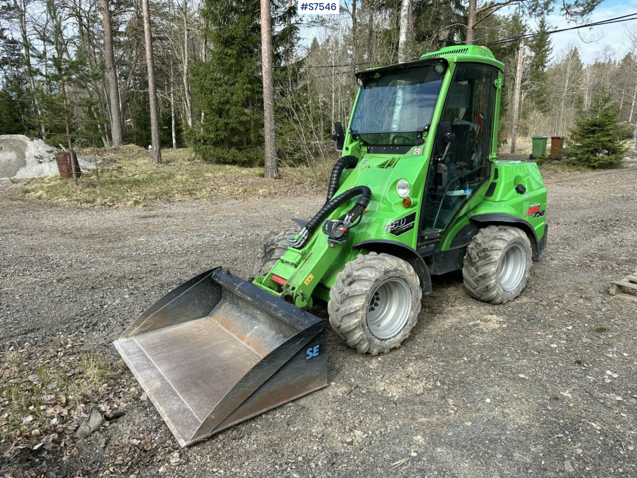 COMPACT LOADER, AVANT 750, WITH MANY TOOLS (SEE VIDEO) - Compact loader: picture 1 COMPACT LOADER, AVANT 750, WITH MANY TOOLS (SEE VIDEO) - Compact loader: picture 1
