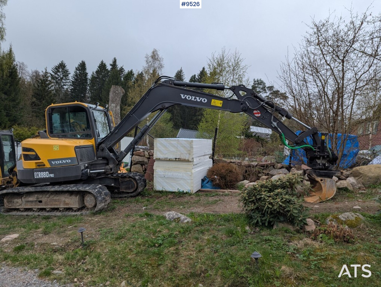 Excavator ECR88D PRO with Tiltrotator and Grader bucket - Crawler excavator: picture 1 Excavator ECR88D PRO with Tiltrotator and Grader bucket - Crawler excavator: picture 1