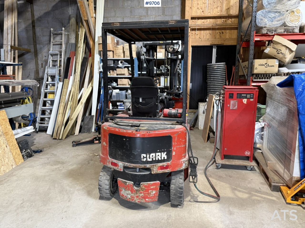 Forklift Clark CEM 25 - Electric forklift: picture 3 Forklift Clark CEM 25 - Electric forklift: picture 3
