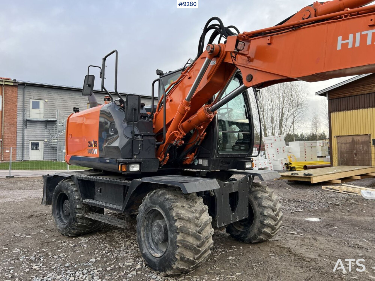 Hitachi ZX 140 W-5B wheeled excavator with gears (VIDEO) - Wheel excavator: picture 5 Hitachi ZX 140 W-5B wheeled excavator with gears (VIDEO) - Wheel excavator: picture 5