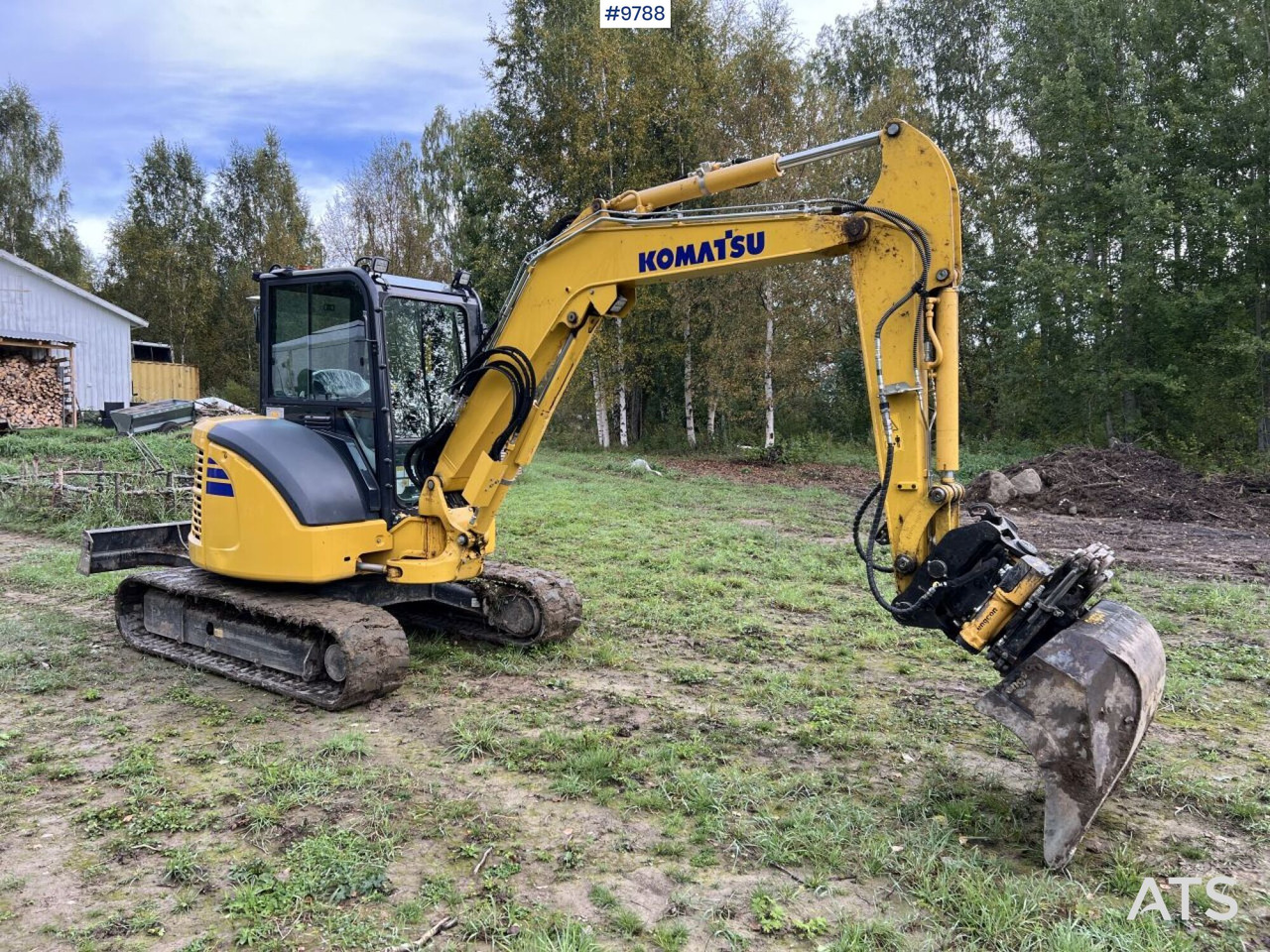 KOMATSU PC55MR-5E0 Excavator with attachments (SEE VIDEO) - Mini excavator: picture 2 KOMATSU PC55MR-5E0 Excavator with attachments (SEE VIDEO) - Mini excavator: picture 2