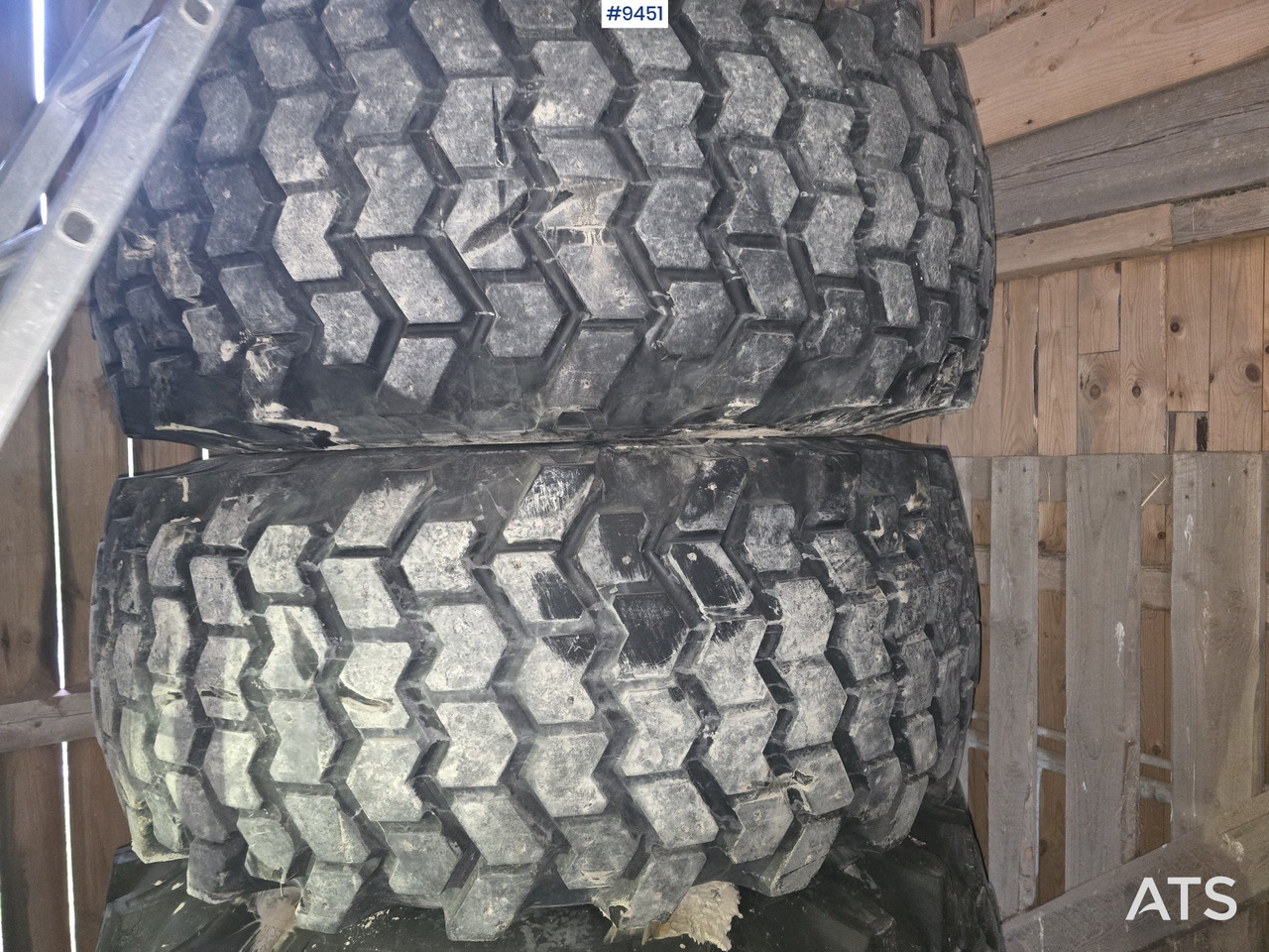 NOKIAN TIRE AND RIM FOR HUDDIG - Construction equipment: picture 3 NOKIAN TIRE AND RIM FOR HUDDIG - Construction equipment: picture 3