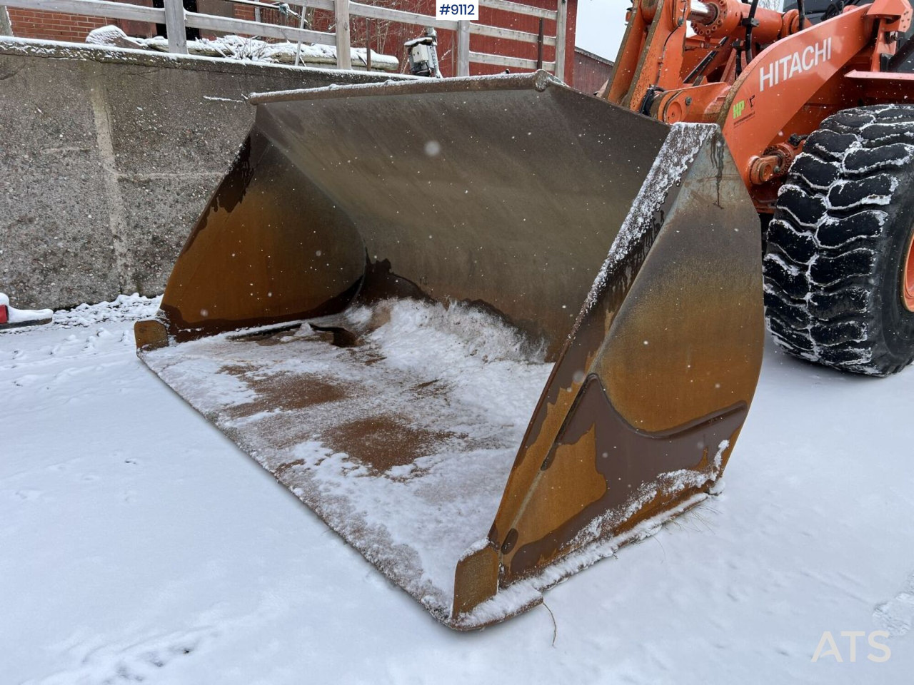 Hitachi ZW 330-5B Wheel loader with bucket (VIDEO) - Other machinery: picture 5 Hitachi ZW 330-5B Wheel loader with bucket (VIDEO) - Other machinery: picture 5