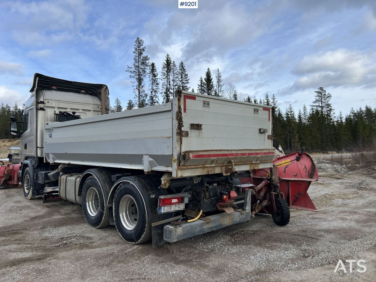 Scania R520 Tipper truck with plow equipment and underbite leasing Scania R520 Tipper truck with plow equipment and underbite: picture 10