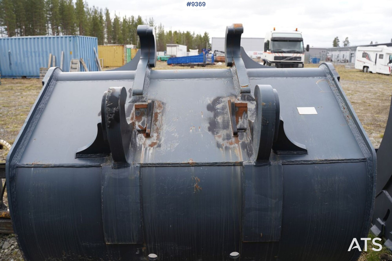 Tooth bucket TOBA SMP 105 - Construction equipment: picture 3 Tooth bucket TOBA SMP 105 - Construction equipment: picture 3