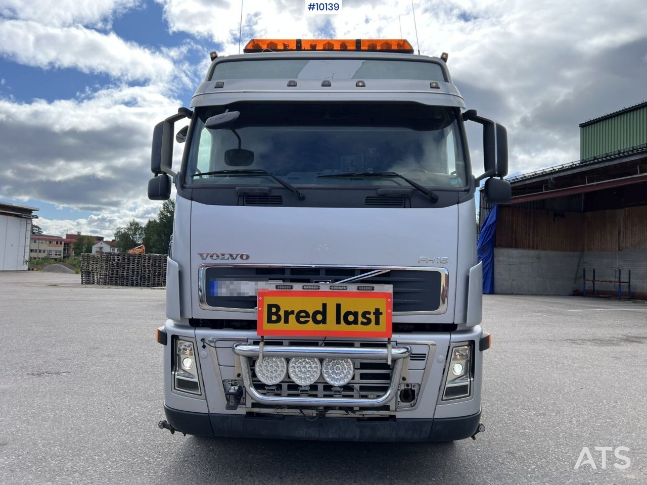 Volvo FH16 5-axle tractor unit 10x4 - Tractor unit: picture 3 Volvo FH16 5-axle tractor unit 10x4 - Tractor unit: picture 3