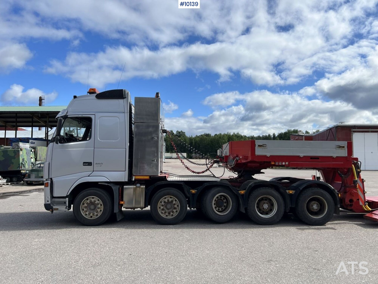 Volvo FH16 5-axle tractor unit 10x4 - Tractor unit: picture 4 Volvo FH16 5-axle tractor unit 10x4 - Tractor unit: picture 4