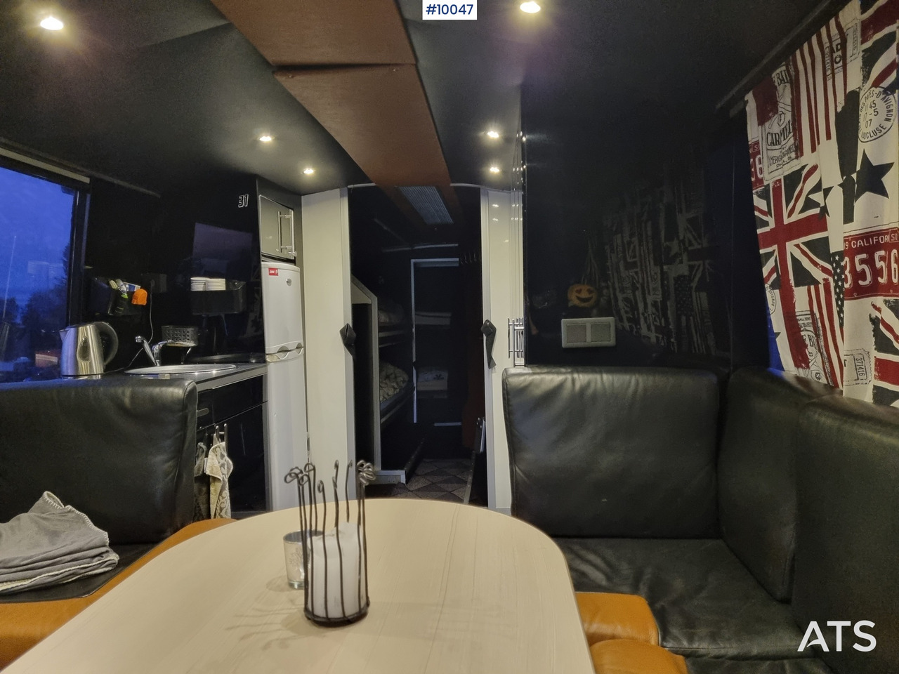 Camper van VOLVO B10M-70B Motorhome / Snowmobile bus with rear lift: picture 13 Camper van VOLVO B10M-70B Motorhome / Snowmobile bus with rear lift: picture 13