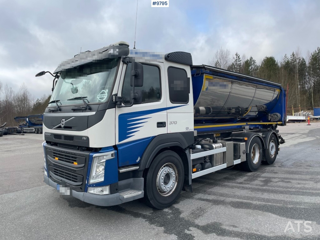 Volvo FM 370 6X2 Spreader truck - Tipper: picture 1 Volvo FM 370 6X2 Spreader truck - Tipper: picture 1