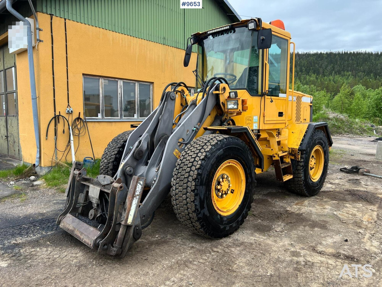 Volvo L50D Wheel loader with skew bracket - Wheel loader: picture 1 Volvo L50D Wheel loader with skew bracket - Wheel loader: picture 1