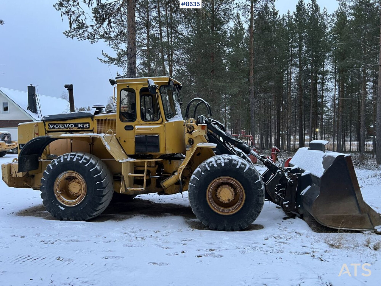 Wheel Loader Volvo BM L120 with bucket - Wheel loader: picture 2 Wheel Loader Volvo BM L120 with bucket - Wheel loader: picture 2