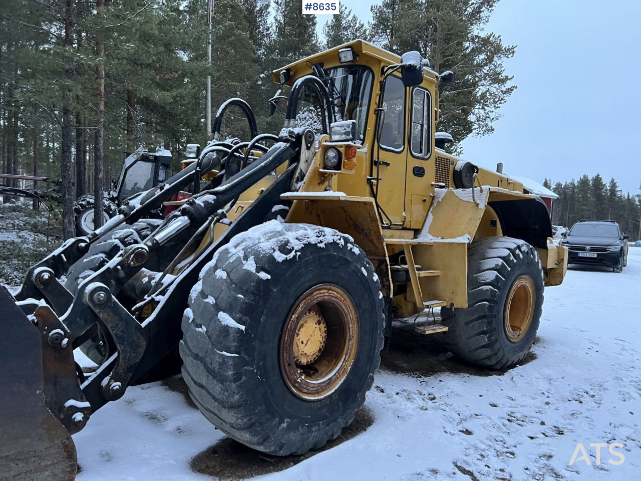Wheel Loader Volvo BM L120 with bucket - Wheel loader: picture 1 Wheel Loader Volvo BM L120 with bucket - Wheel loader: picture 1