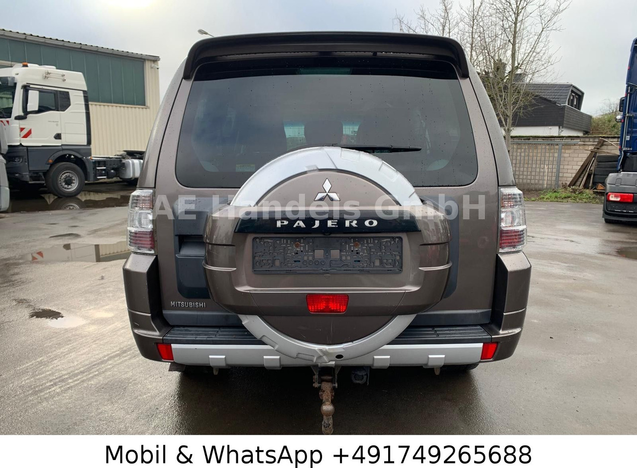Mitsubishi Pajero 3.2 DI-D Instyle *Auto./Xenon/Leder/AHK - SUV: picture 4 Mitsubishi Pajero 3.2 DI-D Instyle *Auto./Xenon/Leder/AHK - SUV: picture 4