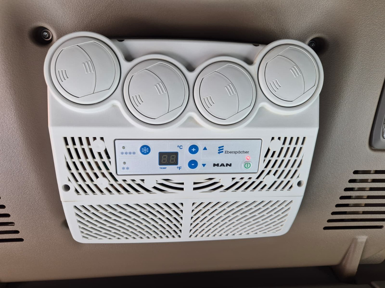 Tractor unit MAN TGX 18.510 BL 4x4 HydroDrive *Pritader/Hydr./ACC: picture 20 Tractor unit MAN TGX 18.510 BL 4x4 HydroDrive *Pritader/Hydr./ACC: picture 20