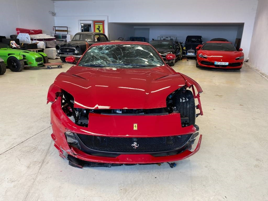 Ferrari 812 SUPERFAST / ROSSO 70ANNI endommagé - Car: picture 3 Ferrari 812 SUPERFAST / ROSSO 70ANNI endommagé - Car: picture 3