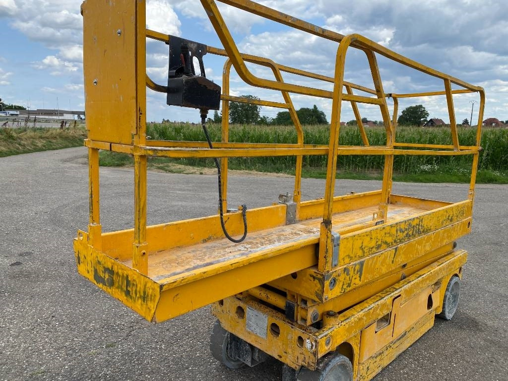 Scissor lift Haulotte Compact 8: picture 33