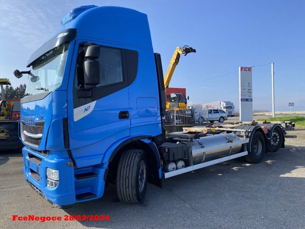 Iveco STRALIS 460NP LNG RETARDER - Container transporter/ Swap body truck: picture 1 Iveco STRALIS 460NP LNG RETARDER - Container transporter/ Swap body truck: picture 1