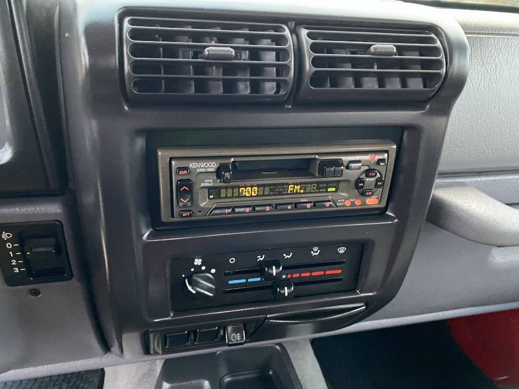 SUV Jeep WRANGLER 2.5i 118 Véhicule d'Origine Française: picture 42 SUV Jeep WRANGLER 2.5i 118 Véhicule d'Origine Française: picture 42