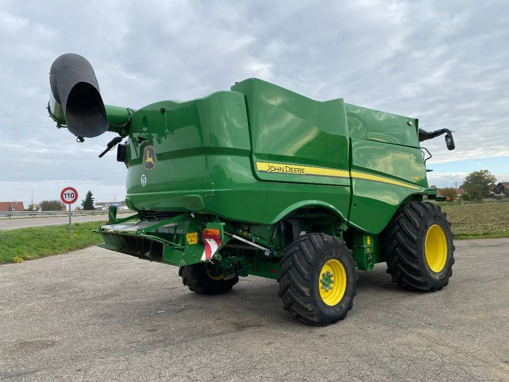 John Deere S780i 4x4 Carte Grise Française endommagée  - Combine harvester: picture 4 John Deere S780i 4x4 Carte Grise Française endommagée  - Combine harvester: picture 4