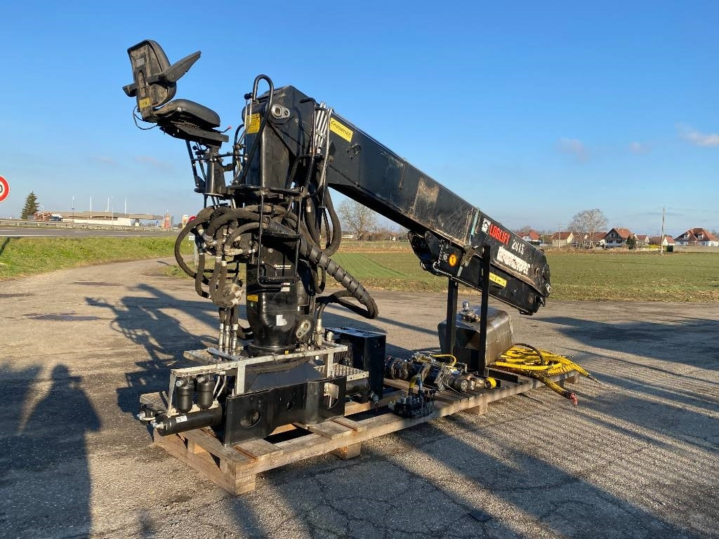 Loglift F281S-86 a réparer - Truck mounted crane for Truck: picture 4 Loglift F281S-86 a réparer - Truck mounted crane for Truck: picture 4