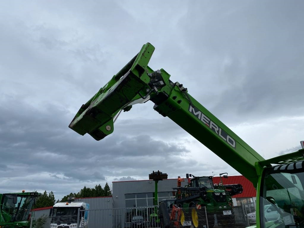 Telescopic handler Merlo TF 42.7-145 / 40Km/H endommagé: picture 18