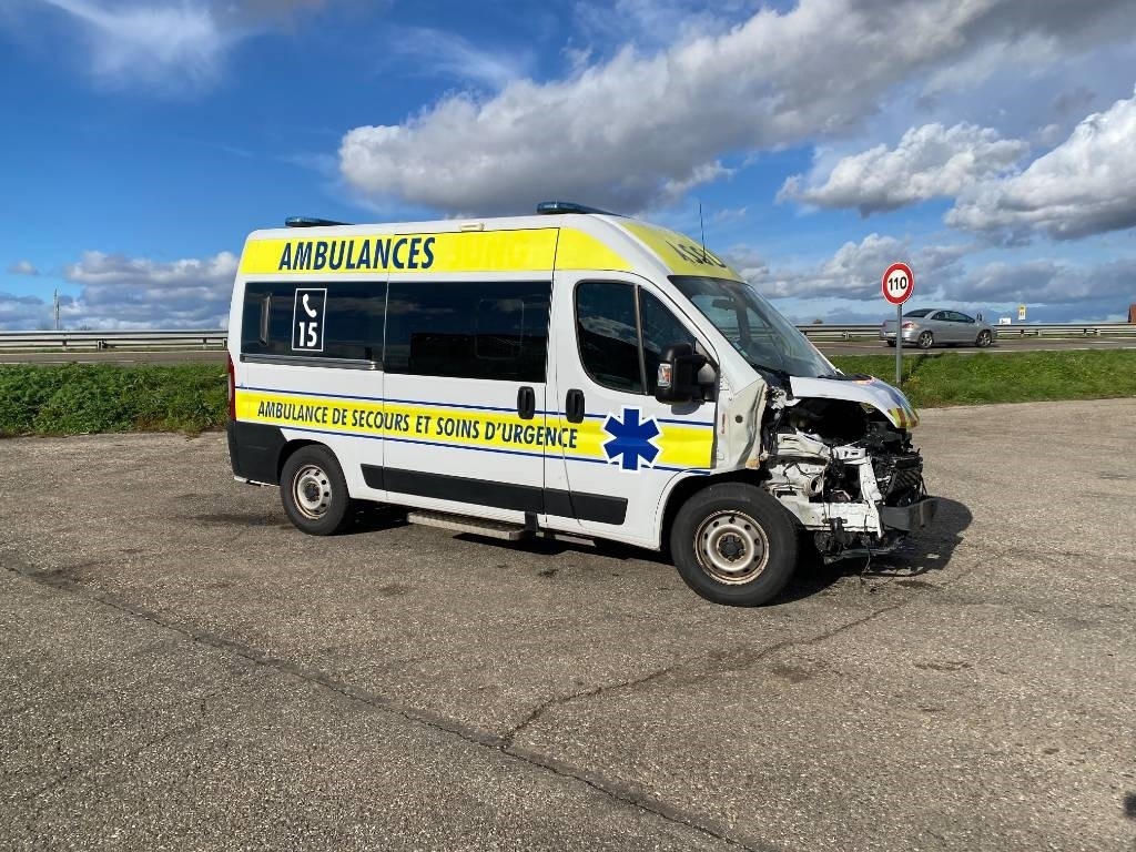 Fiat LES DAUPHINS/DUCATO TORINO 2.3M-Jet 160 endommagée - Other machinery: picture 3 Fiat LES DAUPHINS/DUCATO TORINO 2.3M-Jet 160 endommagée - Other machinery: picture 3