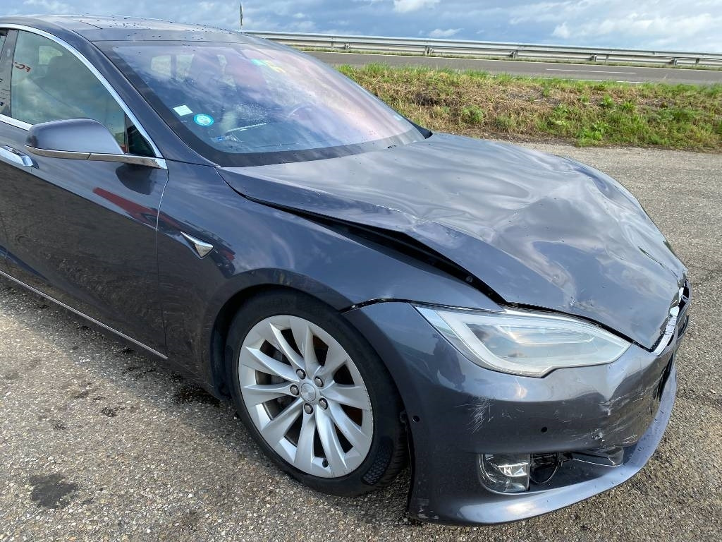 Car Tesla MODEL S 100D Carte Grise Française endommagée: picture 12