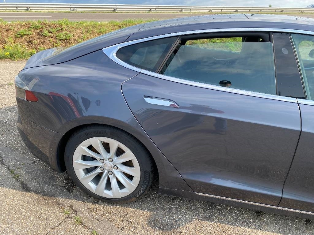 Car Tesla MODEL S 100D Carte Grise Française endommagée: picture 50
