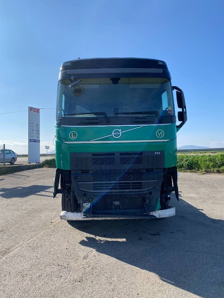 Volvo FH 500 I-save GLOBETROTTER 1er Main endommagé - Tractor unit: picture 2 Volvo FH 500 I-save GLOBETROTTER 1er Main endommagé - Tractor unit: picture 2