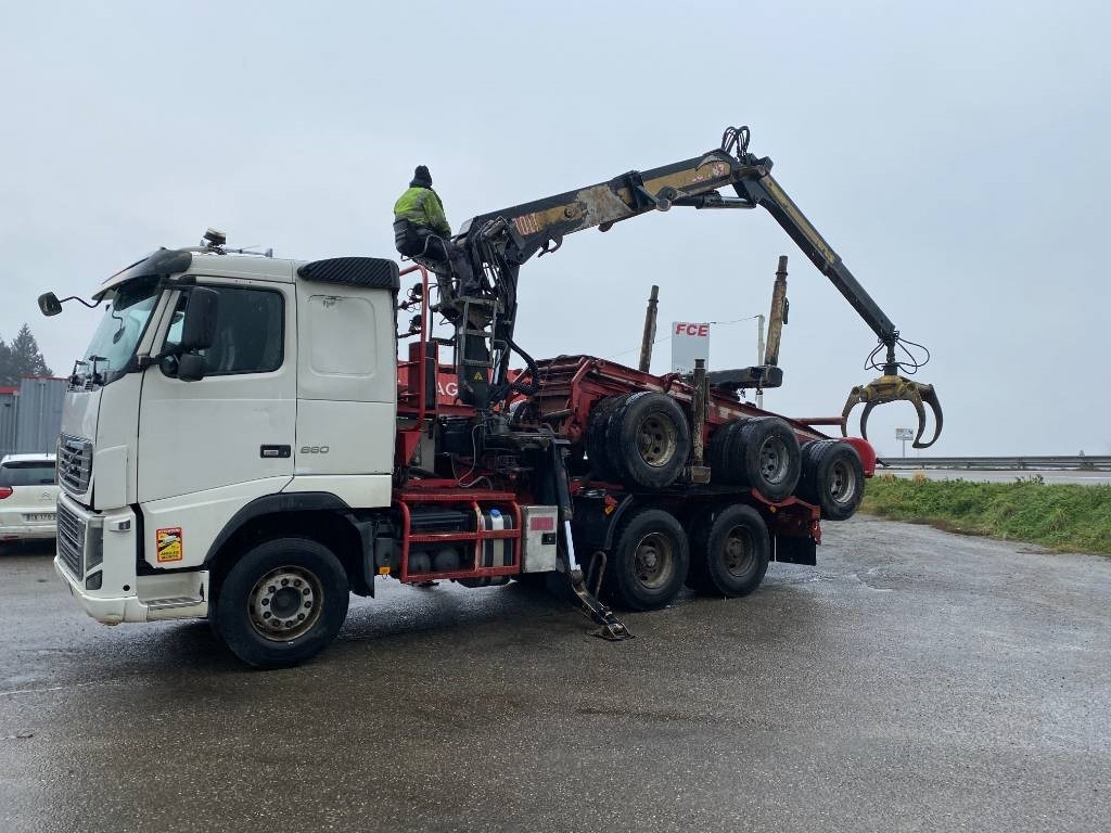 Volvo FH 660 RETARDER /DIEBOLT D2887 2017 endommagé - Timber truck: picture 2 Volvo FH 660 RETARDER /DIEBOLT D2887 2017 endommagé - Timber truck: picture 2