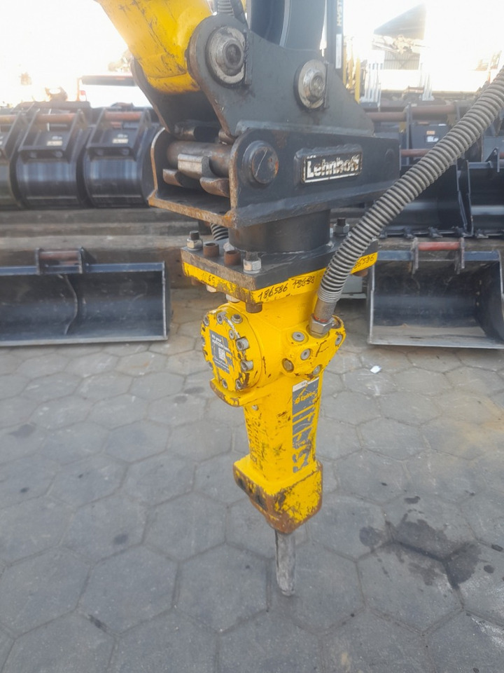 Atlas Copco SB102 - Hydraulic hammer: picture 1 Atlas Copco SB102 - Hydraulic hammer: picture 1