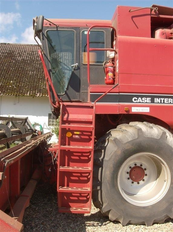 Case IH 1680 E 22 fod skærebord og ekstra bredde hjul - Combine harvester: picture 3 Case IH 1680 E 22 fod skærebord og ekstra bredde hjul - Combine harvester: picture 3