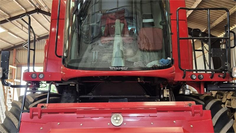 Case IH Axial Flow 6140 Axial Flow 6140 X-flow  - Combine harvester: picture 4 Case IH Axial Flow 6140 Axial Flow 6140 X-flow  - Combine harvester: picture 4