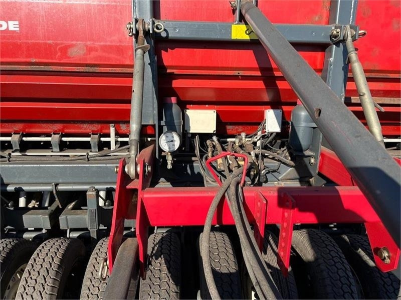 Combine seed drill Kongskilde DEMETER MULTISEED 4000: picture 14 Combine seed drill Kongskilde DEMETER MULTISEED 4000: picture 14